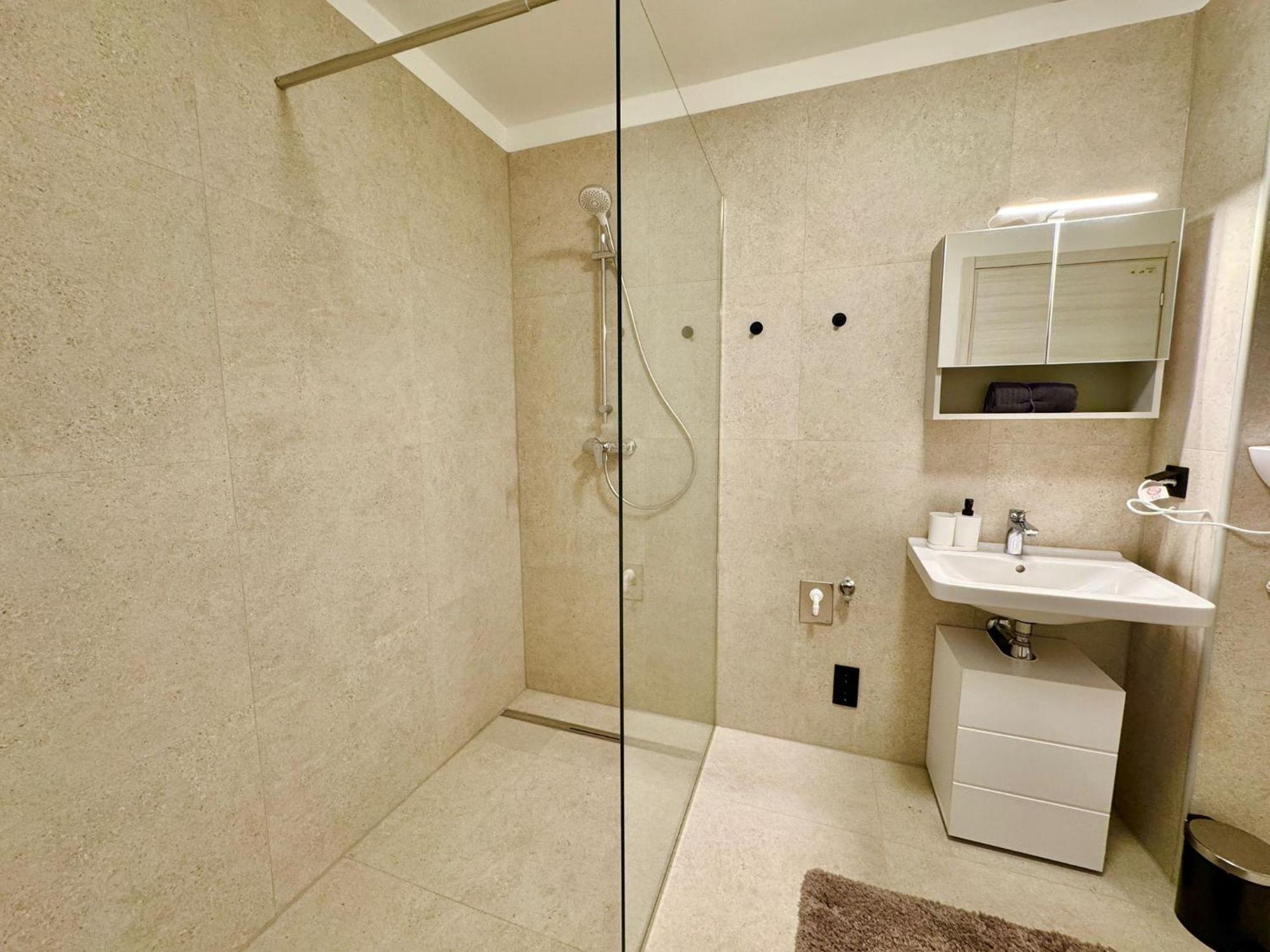 Design With Balcony & Free Parking Appartement